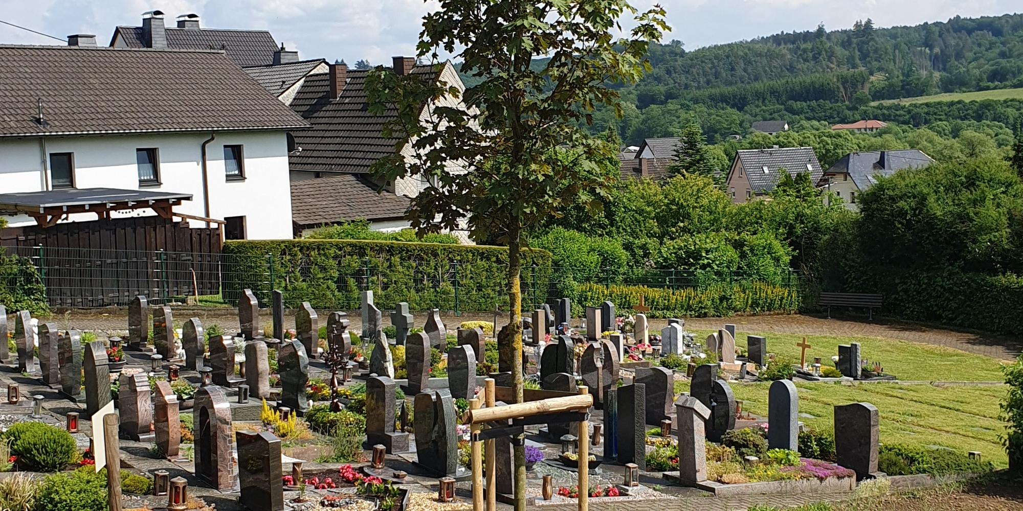 Foto Friedhof Oberlahr - Urnengräber