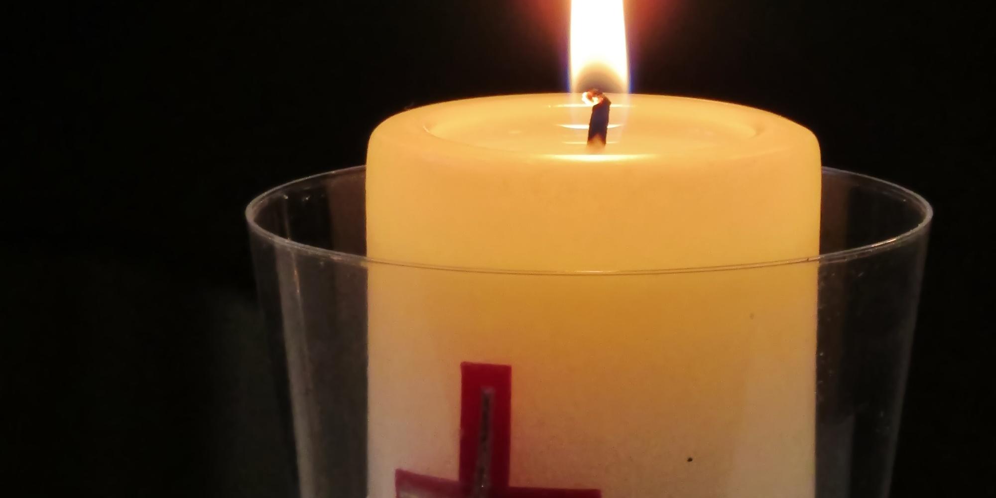 easter-candle-6008449_by_Sr_Jutta_Gehrlein_pfarrbriefservice