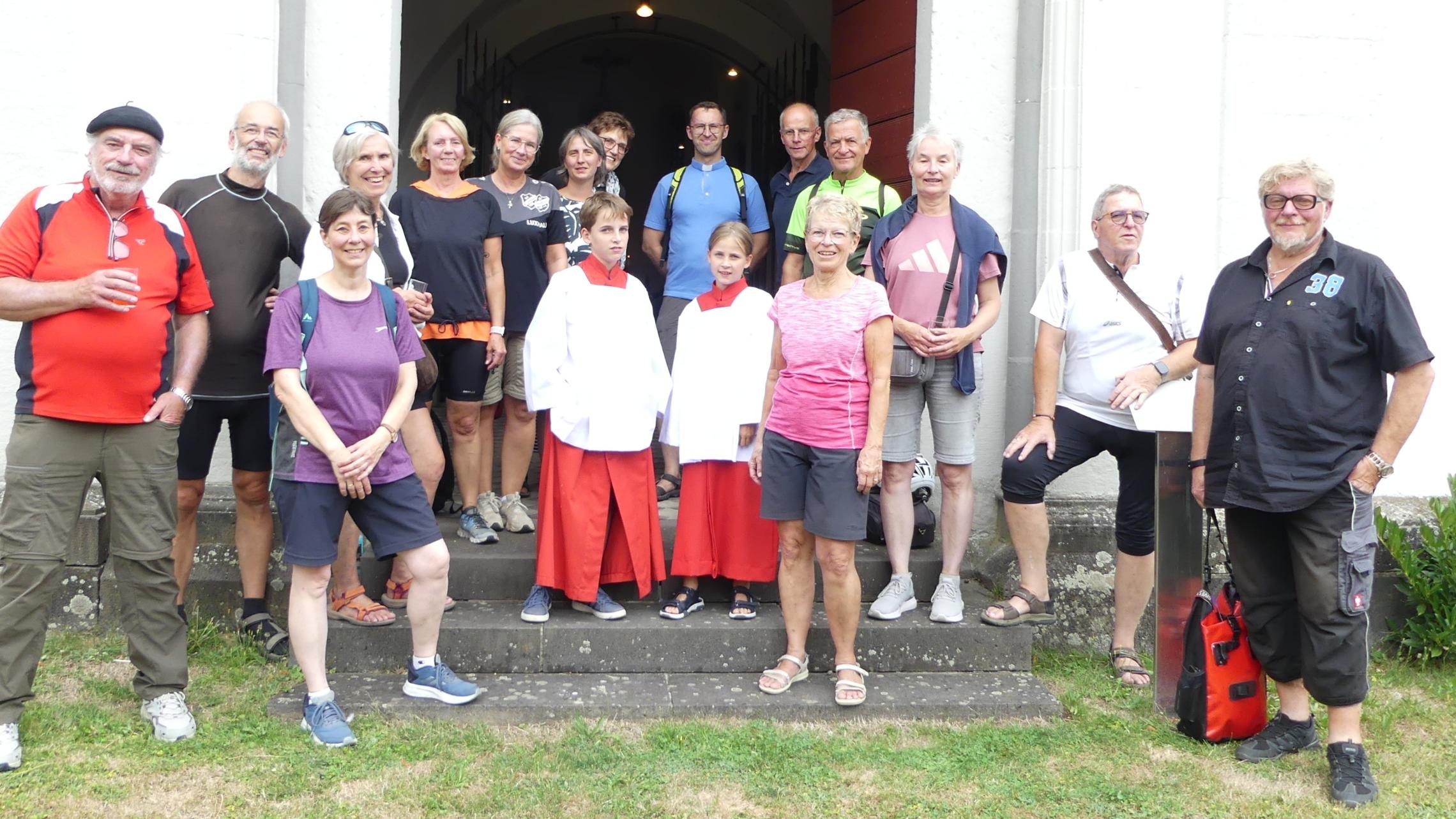 Gruppenfoto zur Fahrradwallfahrt von Christa Gast