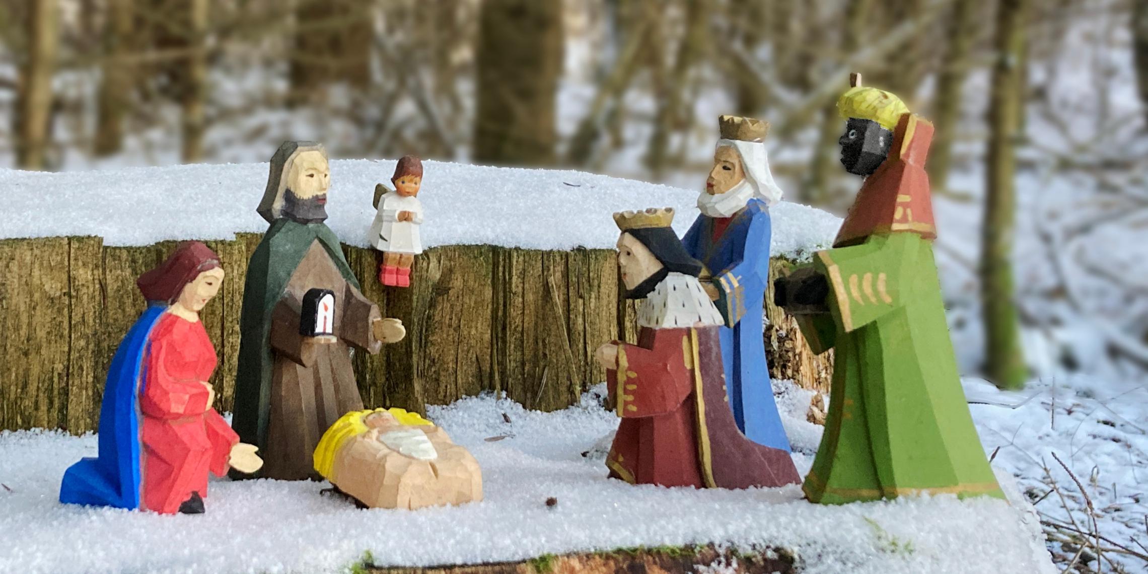 Krippenfiguren-schnee_by_Christiane_Raabe_pfarrbriefservice