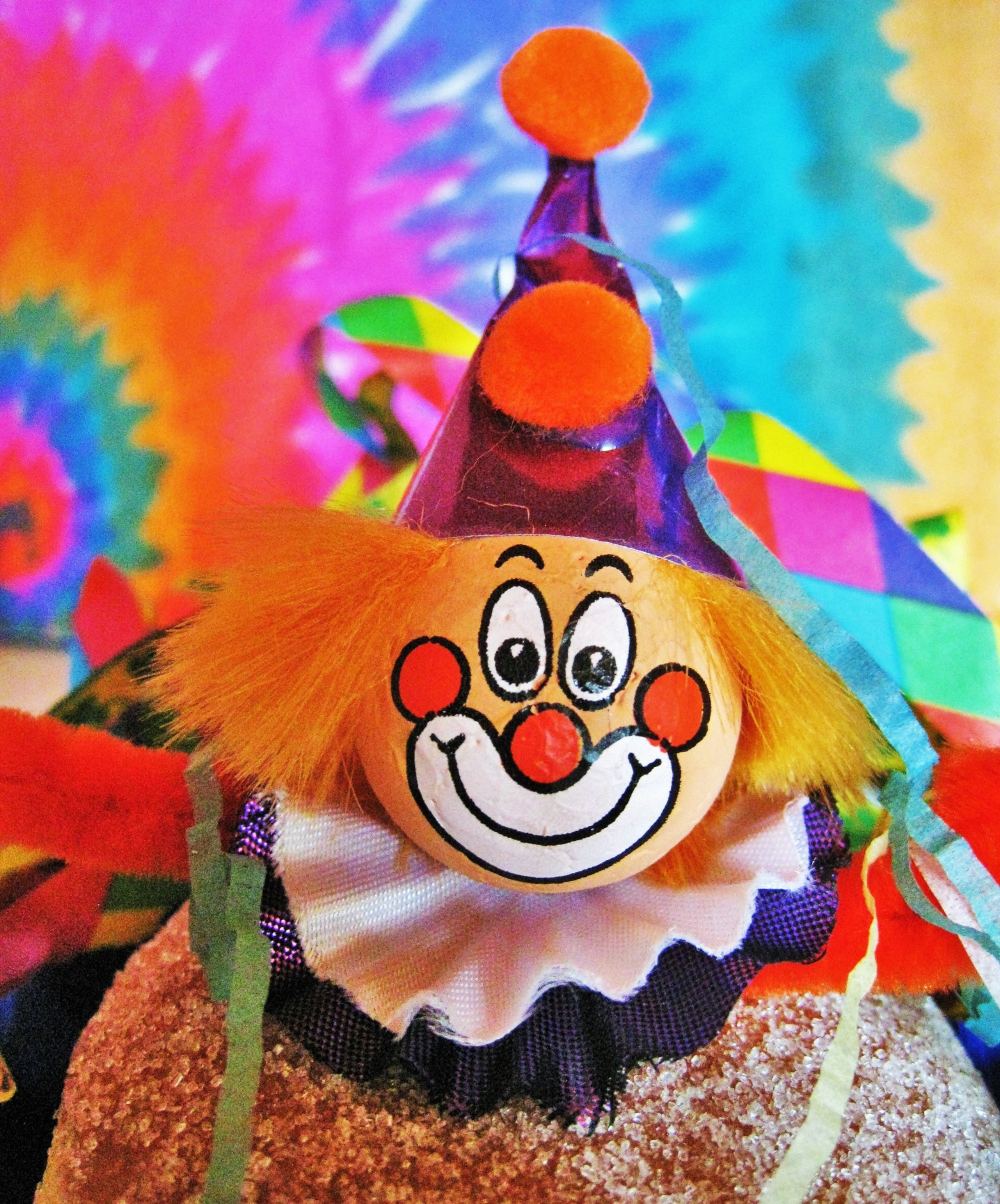 carnival-clown-1149326_by_ASSY_pixabay_pbs