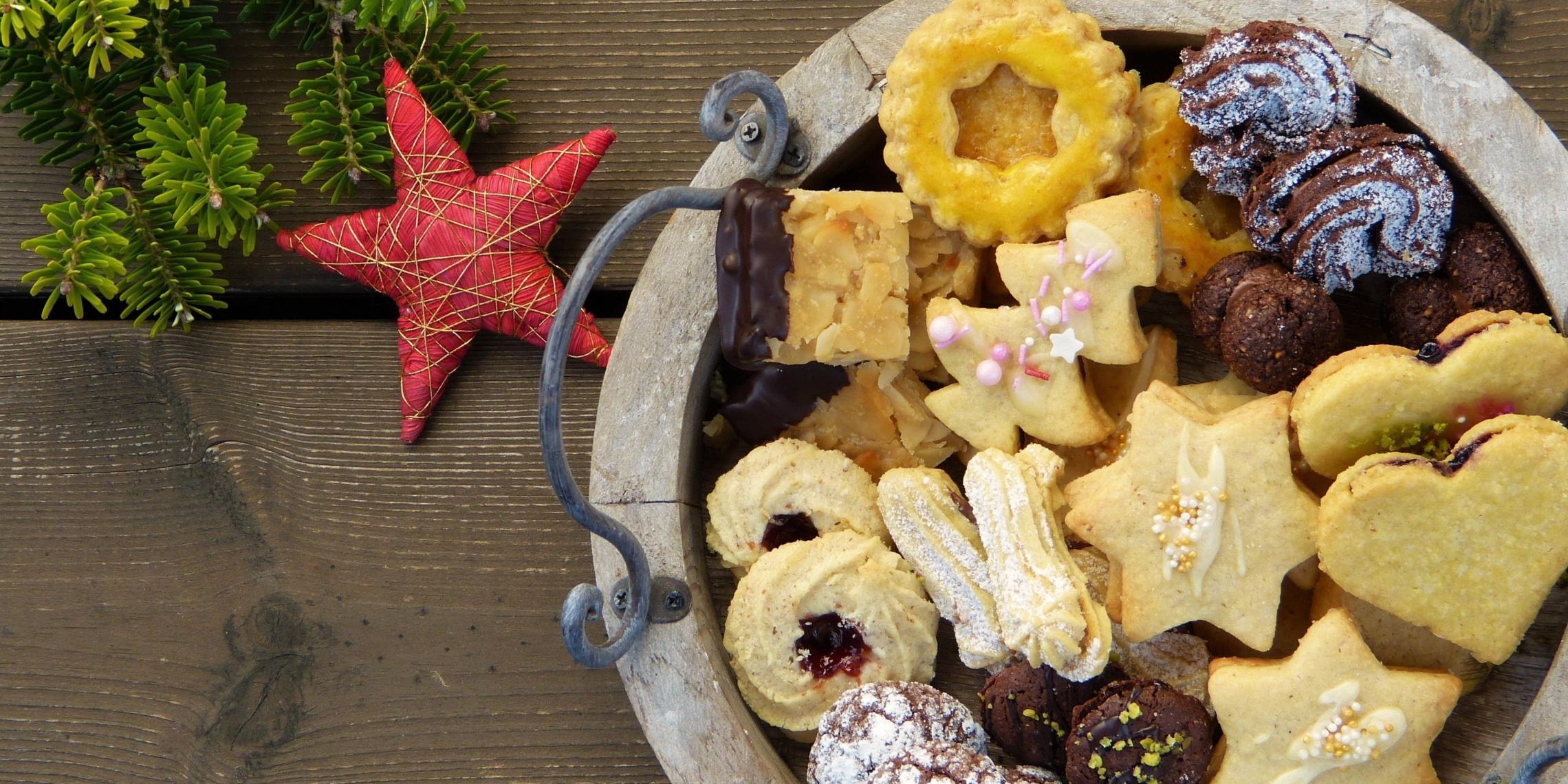 christmas-cookies-2975570__by_silviarita_pixabay_pfarrbriefservice