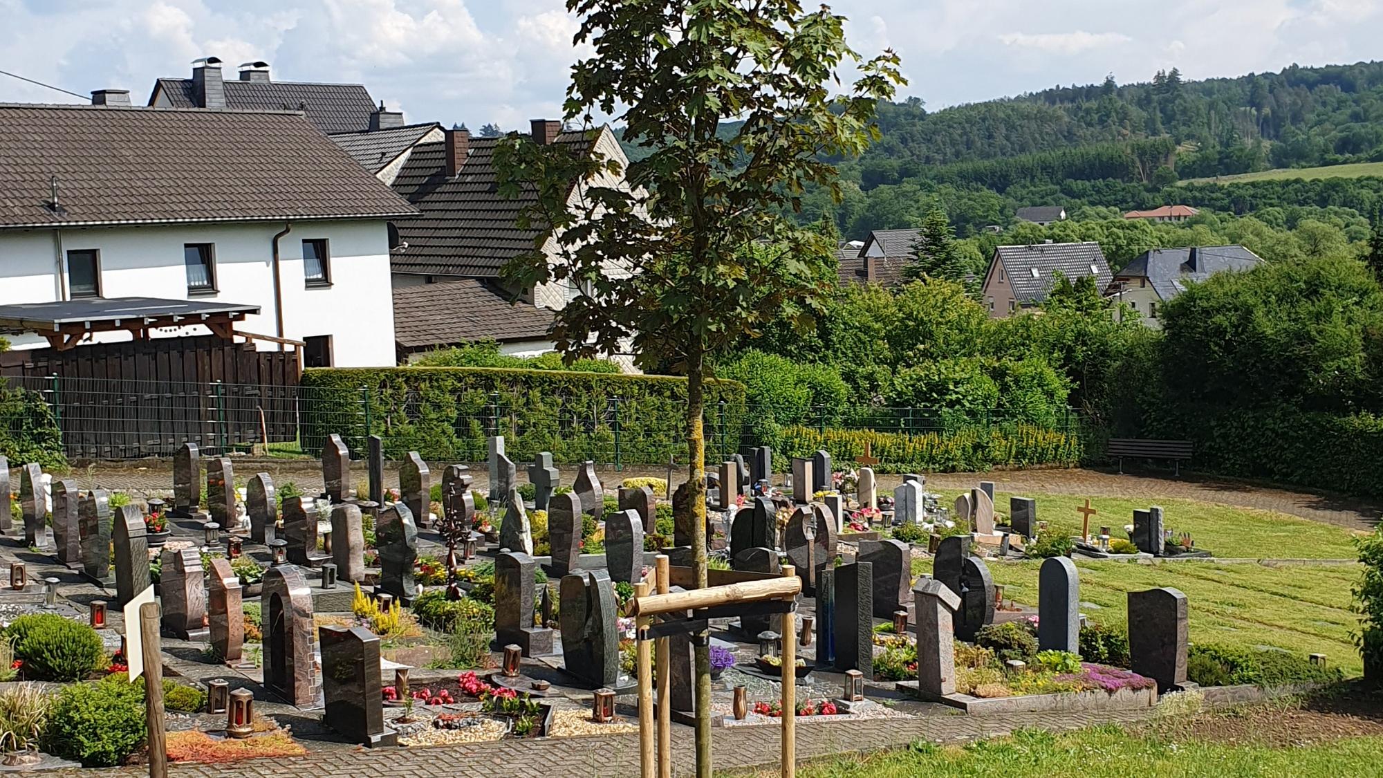 Foto Friedhof Oberlahr - Urnengräber