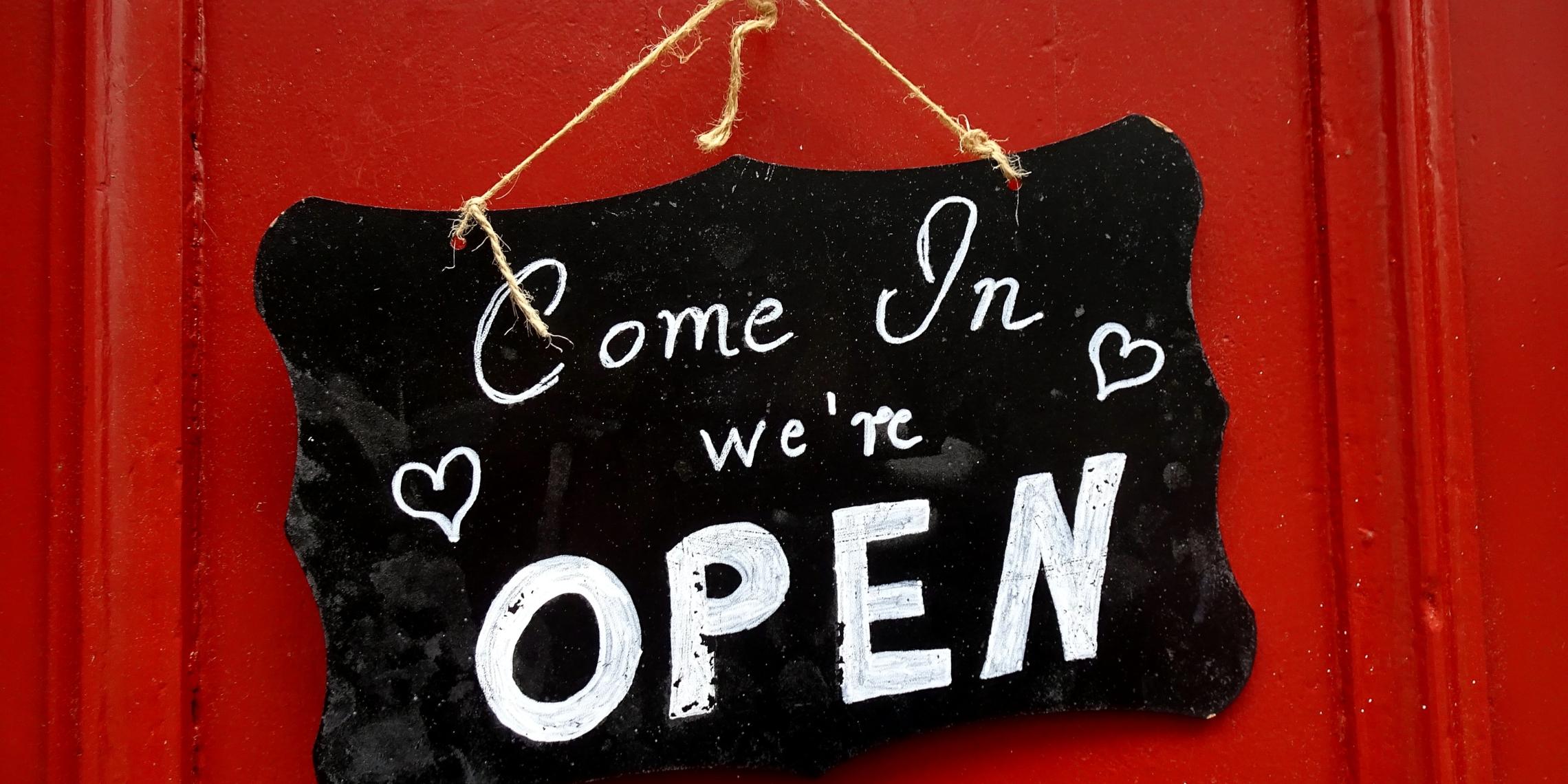 open-tuerschild-monschau-eifel_by_friedbert-simon_pfarrbriefservice